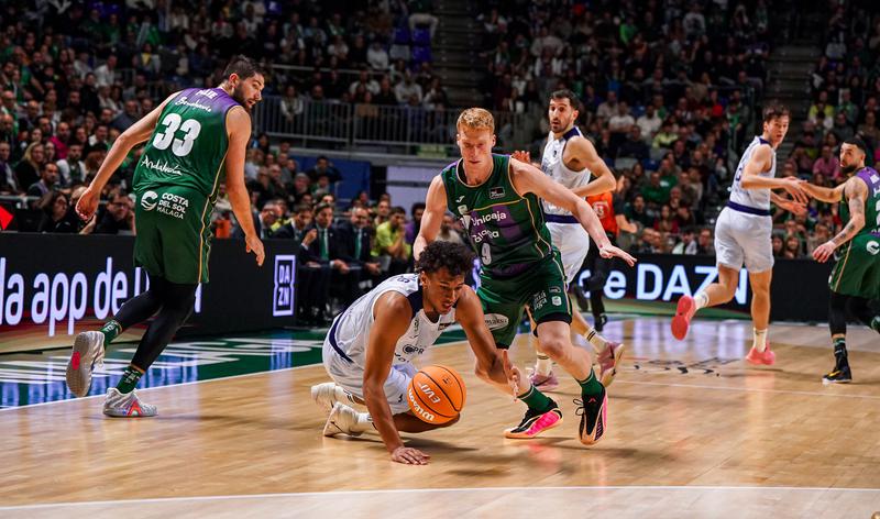 La Penya surt escaldada de Màlaga per l'Unicaja (105-83)