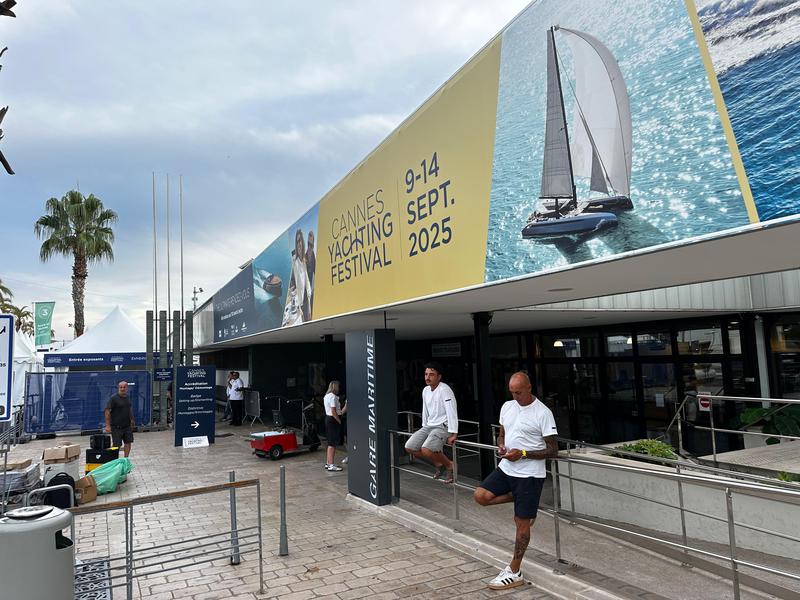 Badalona torna al Cannes Yachting Festival per projectar el seu port a escala internacional