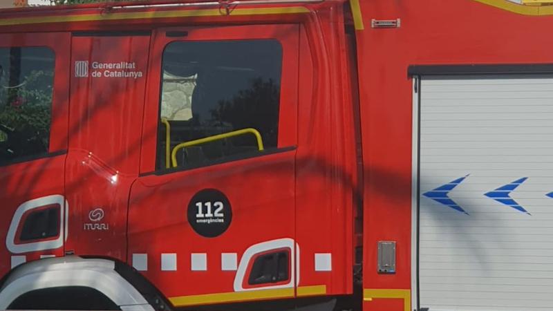 Incendi al barri de Santa Rosa de Santa Coloma amb sis ferits lleus