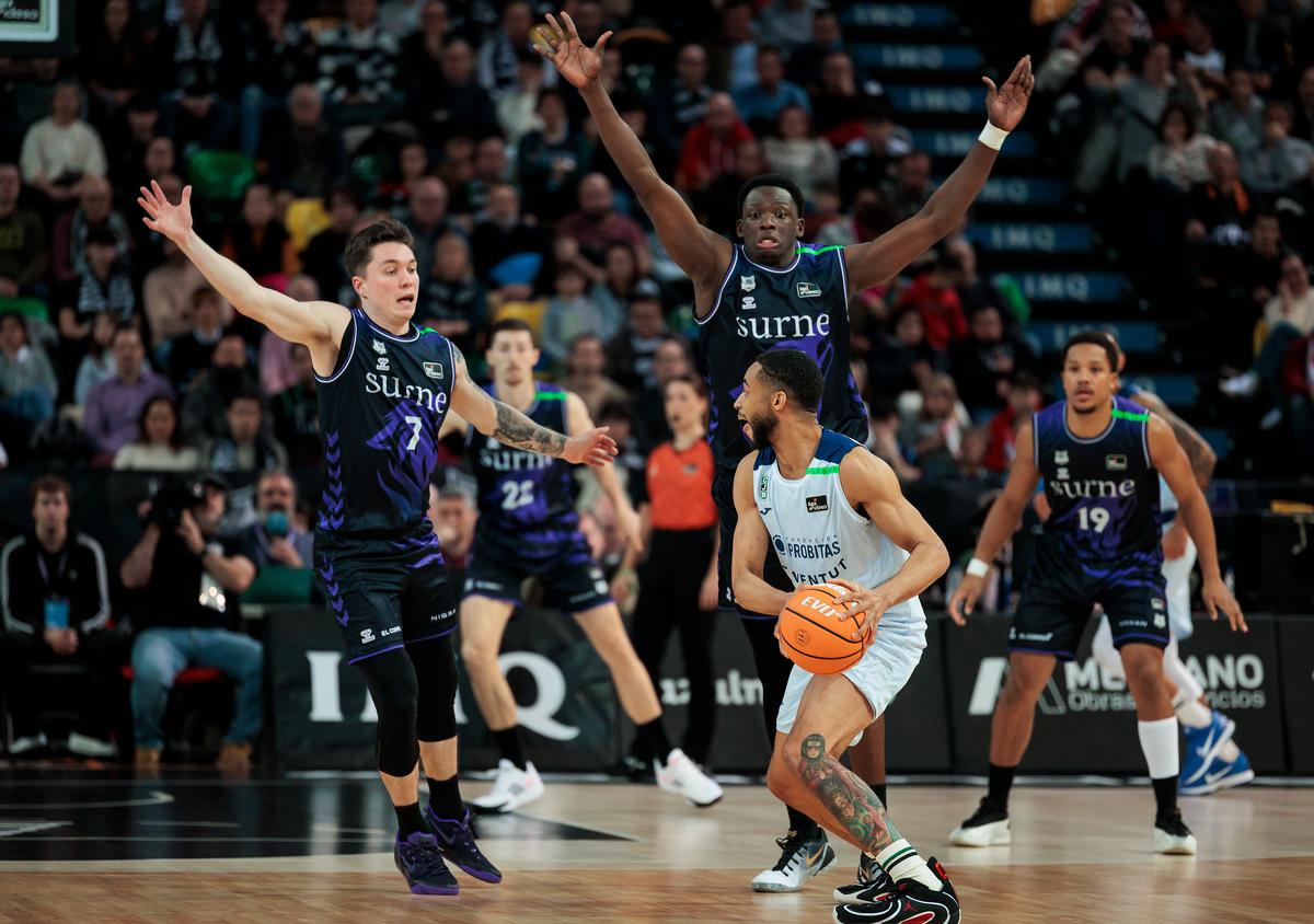 Tercera derrota seguida de la Penya a l'ACB (80-76)