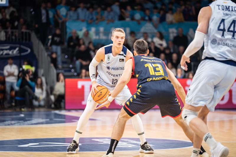 Duel d'equips revelació a Múrcia: la Penya vol la 3a posició ACB