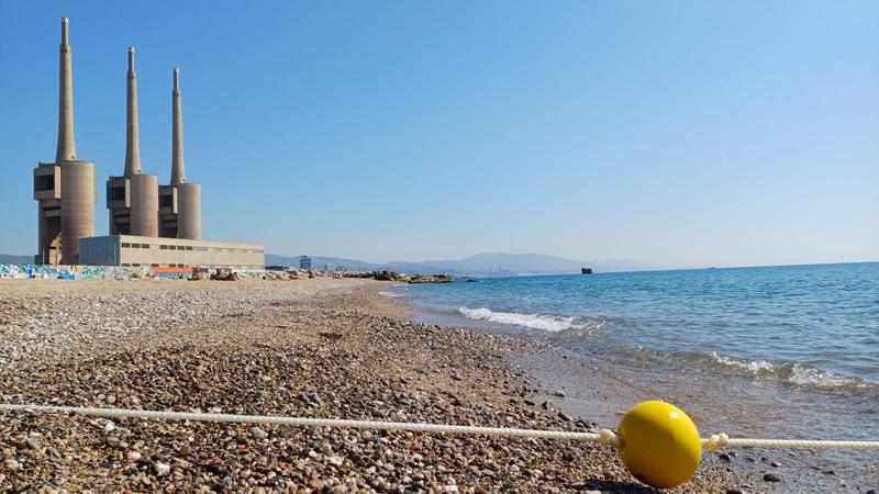 Un protocol per preservar el litoral i la creació d'una platja darrera les Tres Xemeneies