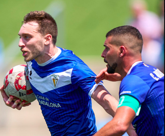 El CF Badalona vol continuar somiant amb l'ascens