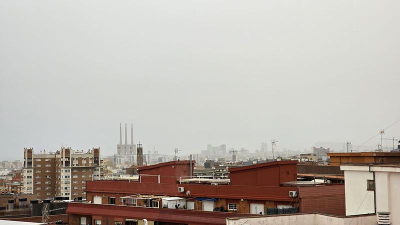 MÉTEO | Divendres amb barreja de núvols, pols en suspensió, algun plugim de fang i ambient suau