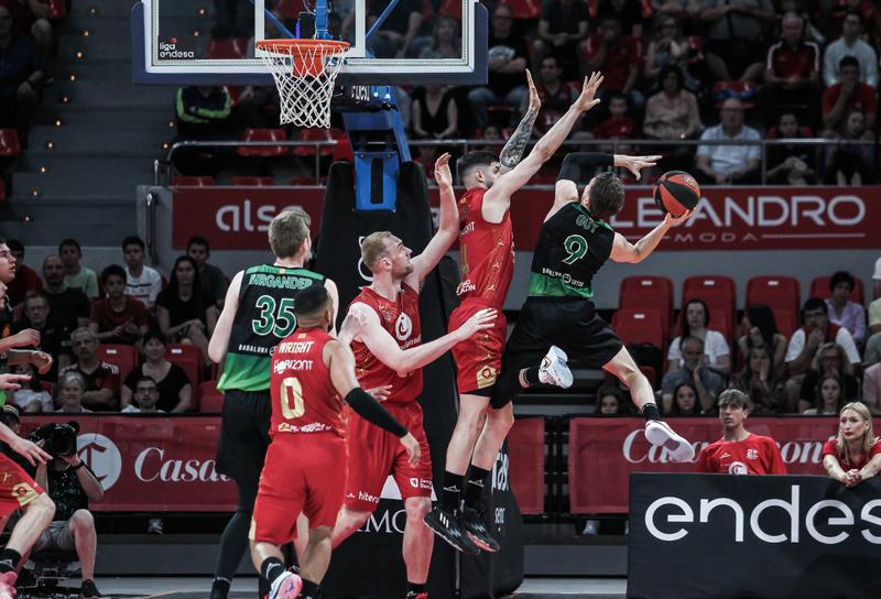 La Penya encadena la 4a derrota consecutiva a Saragossa (87-77)