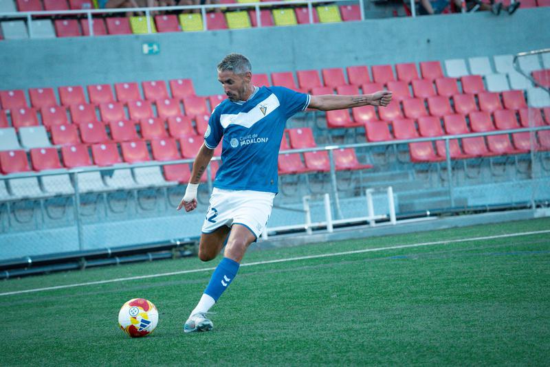 El Badalona visita el Narcís Sala en un partit especial per a Josu Rodríguez