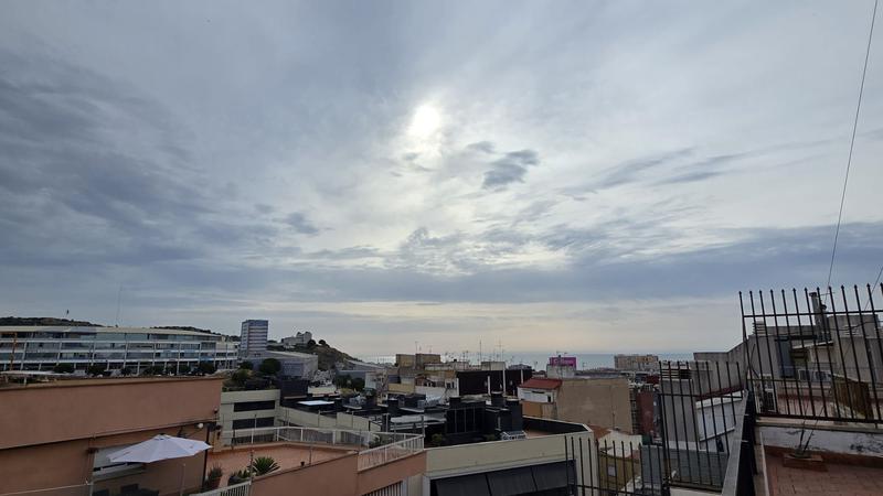 MÉTEO | Dilluns de cel enterbolit i menys calor