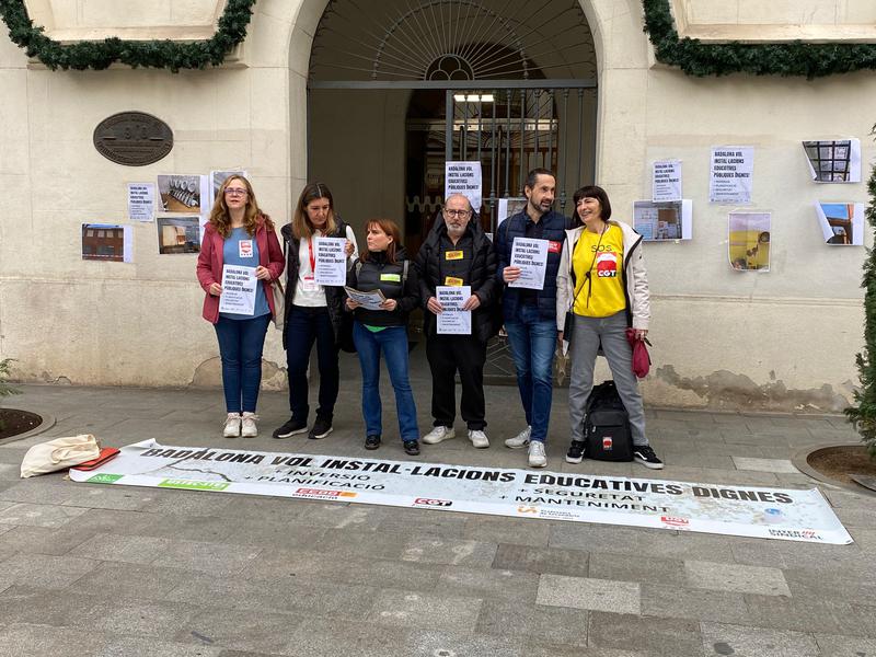 Sindicats i FAMPAS reclamen un pla integral de manteniment als centres públics de Badalona