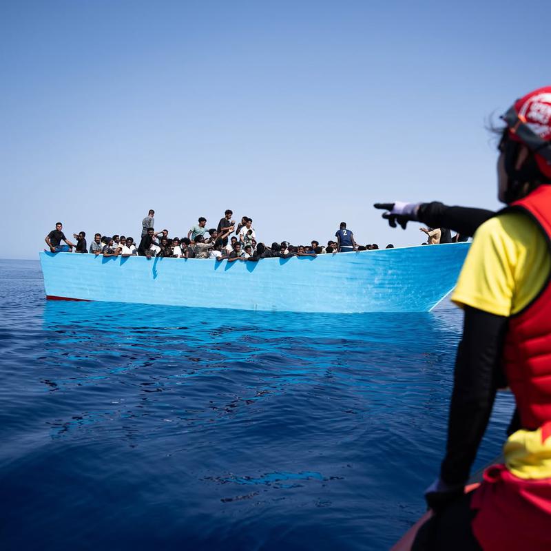 Open Arms rescata un vaixell amb 130 migrants al Mediterrani Central