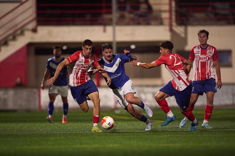 Remuntada de caràcter i de líder del CF Badalona al camp del Vilassar de Mar (1-2)