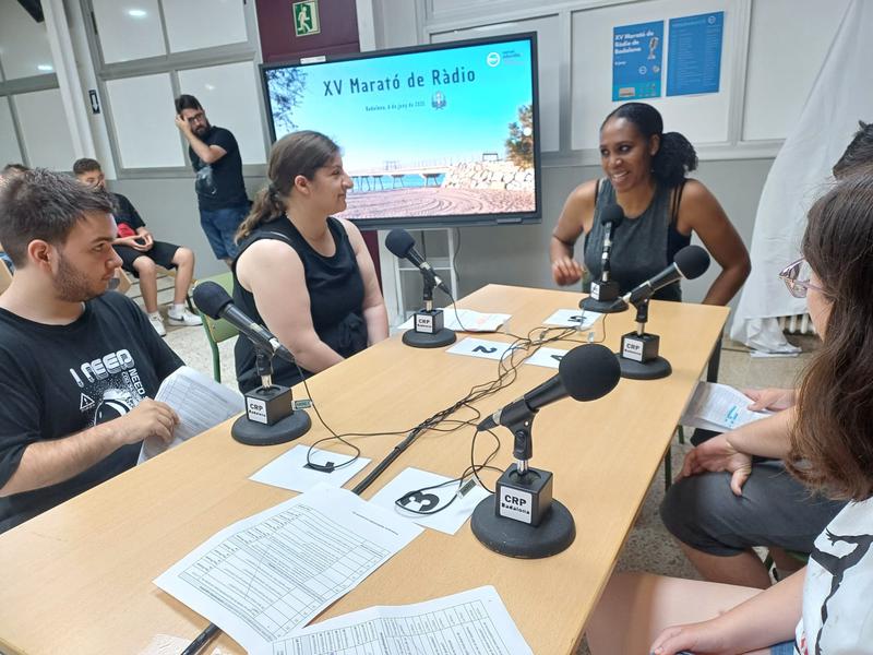 Els estudiants celebren la 15a edició de la Marató de Ràdio entrevistant Cindy Lima