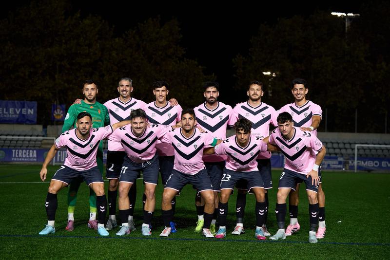 El Badalona perd la imbatibilitat a Vilanova (2-1)