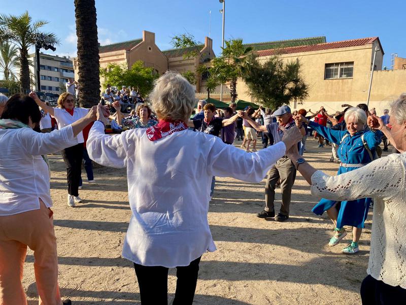 L'Aplec de la Sardana de Badalona aposta per atraure públic menys assidu