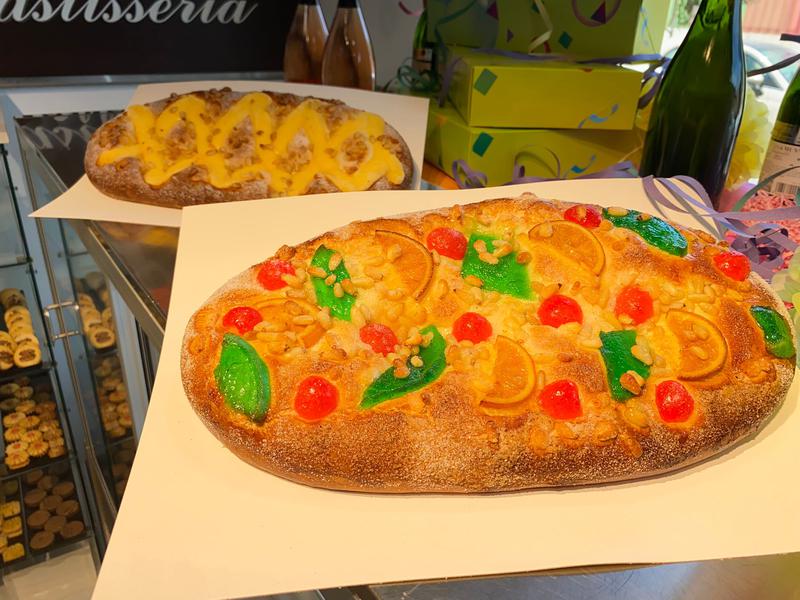 La coca de Sant Joan, un dolç que no pot faltar a taula la nit de revetlla