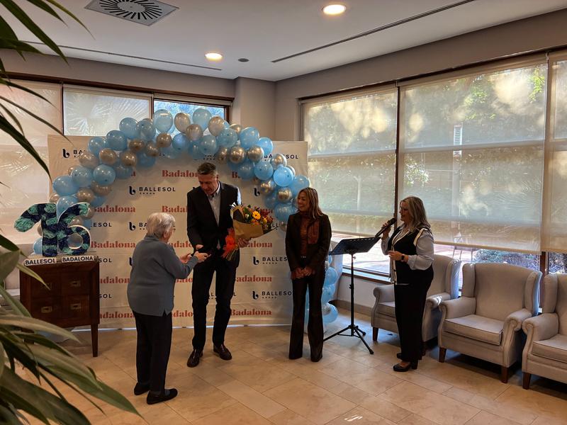 RESIDENT BALLESOL ENTREGA REGAL A ALBIOL