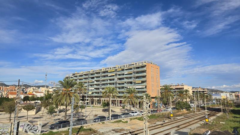 MÉTEO | Divendres: Cel mig enterbolit amb un migdia menys fred 