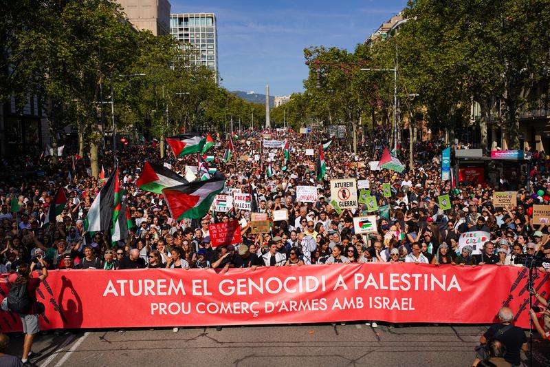 Unes 70.000 persones es manifesten a Barcelona en suport a Gaza i la Flotilla