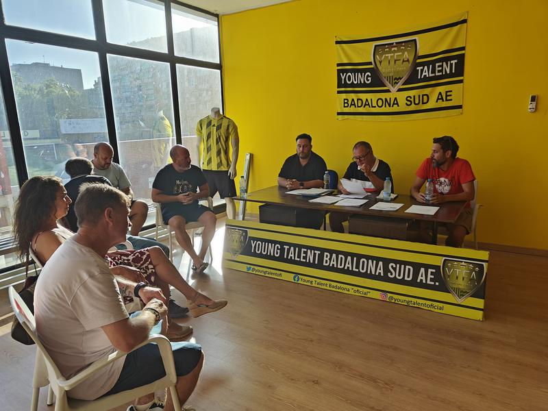 El Young Talent confia a continuar gestionant el camp de Badalona Sud