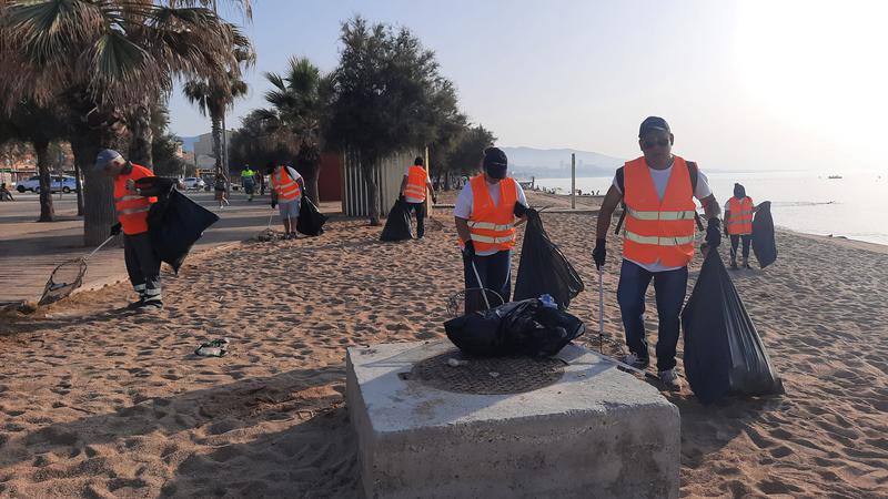 Les platges superen, un any més, la revetlla de Sant Joan i es posen a punt pels banyistes