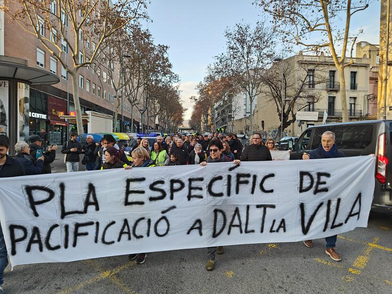 L'Associació de Veïns de Dalt la Vila proposa instal·lar un sistema de càmeres que restringeixi el pas de vehicles