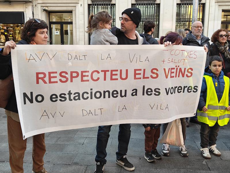 manifestació pacificació dalt la vila a