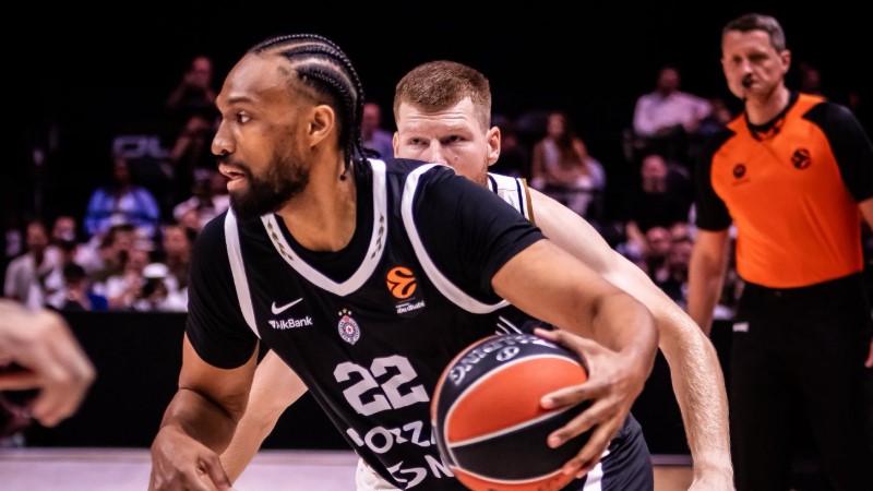 Jabari Parker és ofert a la Penya, que valora l'operació