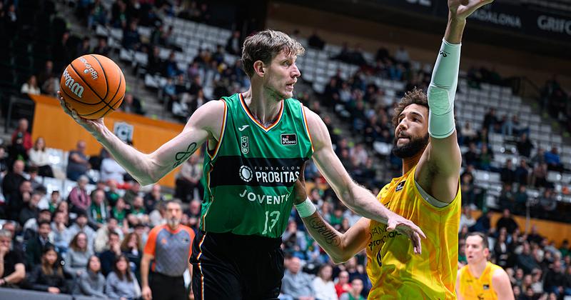 La Penya viatja a Gran Canària amb moltes baixes