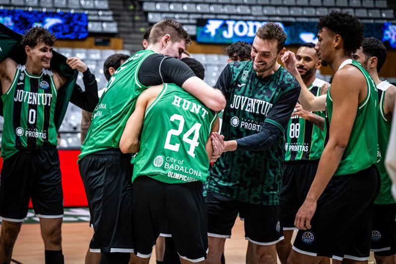 La Penya es classifica pel Top16 amb un 'cistellot' de Hunt al darrer segon de la pròrroga (97-95)