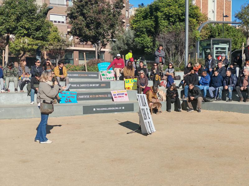 Acte plaça de Pompeu Fabra Taula sense llar