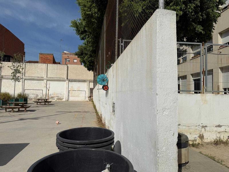 L'escola Ítaca comptarà amb un nou mur de contenció i una rampa al pati
