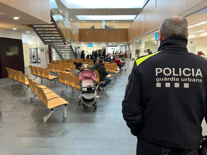 El PSC denuncia la demora en la contractació de vigilància privada als edificis municipals