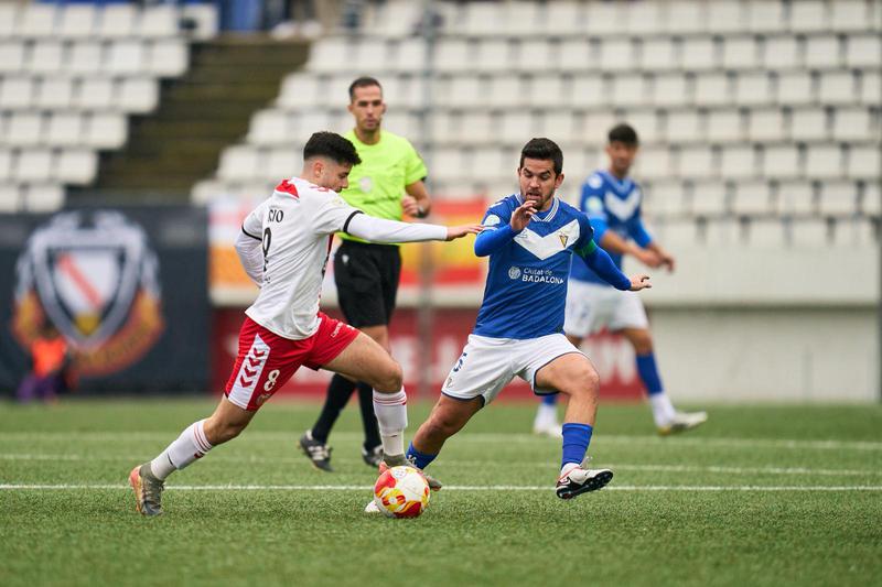 El porter local Aliaga impedeix la victòria del Badalona al camp de l'Hospitalet 0-0