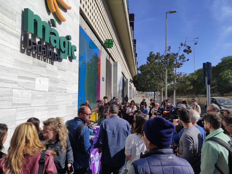 Entitats i familiars denuncien l'abandonament que pateixen les víctimes de les agressions del Màgic