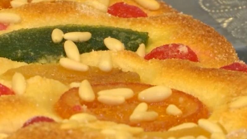 La de brioix amb fruita i crema, la reina de les coques per Sant Joan