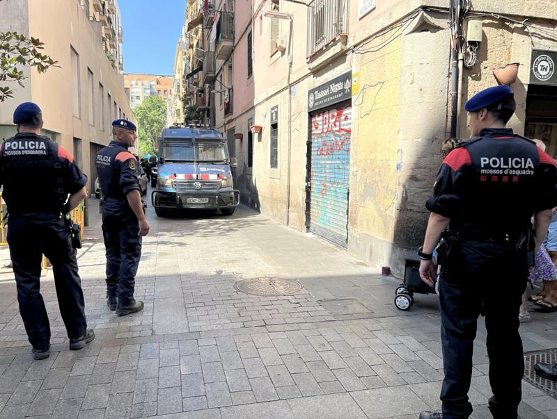 Escorcolls a l'àrea de Barcelona contra revenedors de mòbils robats, també a Badalona