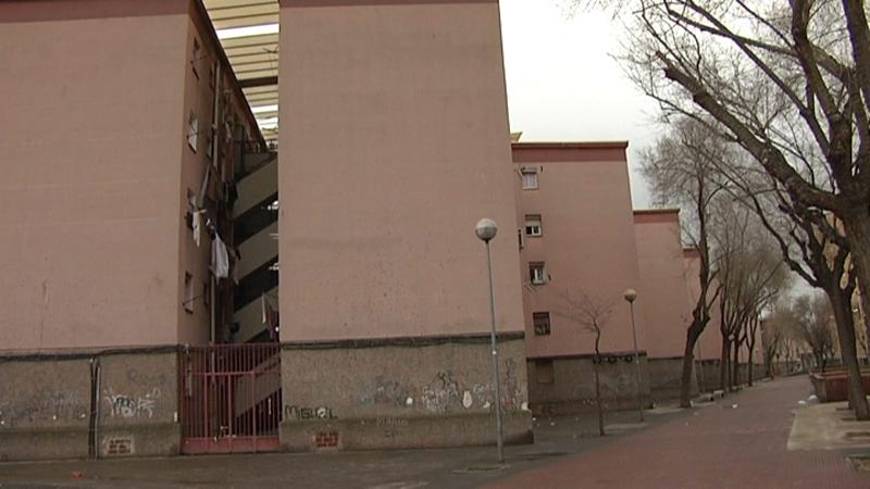 Endesa desconnecta de la xarxa elèctrica un edifici de 20 habitatges al barri de Sant Roc