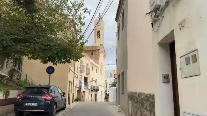 Els Mossos troben el cos sense vida d'una dona davant l'església de Montgat