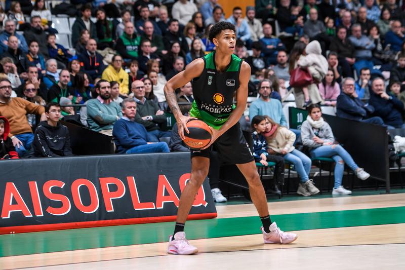 La Penya busca un reforç per suplir a Miguel Malik Allen