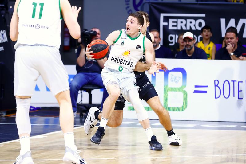 La Penya perd a Tenerife el partit i el basket-average