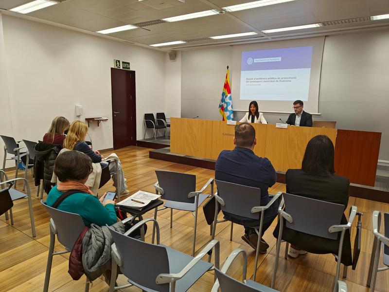 L'oposició critica que el govern no hagi compartit encara el pressupost amb la resta de partits