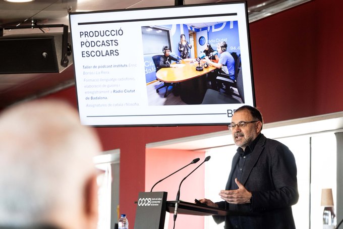 Els mitjans locals s'uneixen per promoure l'educació mediàtica entre el jovent