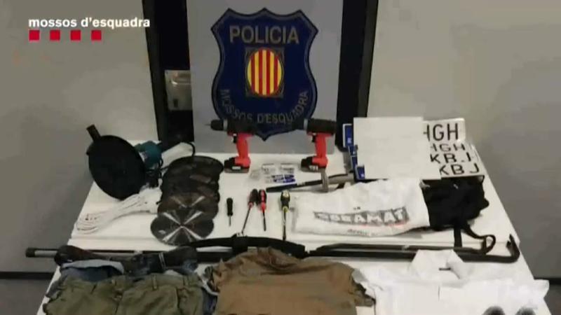 Els Mossos d'Esquadra detenen dos homes acusats de robar a domicilis del Maresme i Vallès Oriental