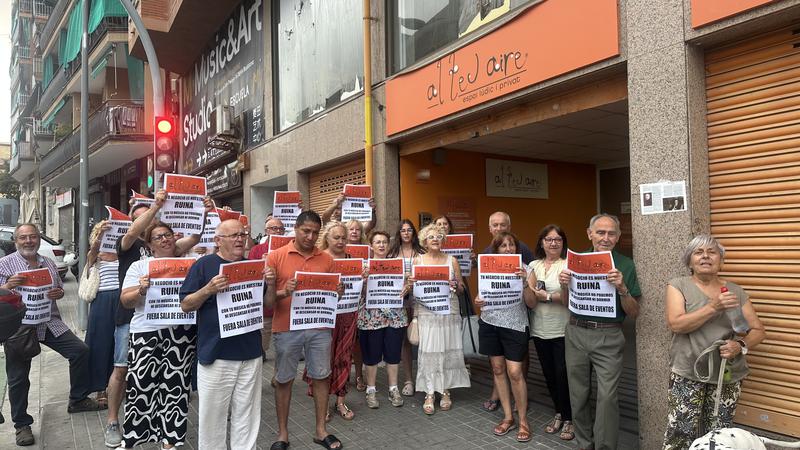 Queixes de més d'un centenar de veïns per molèsties de soroll i brutícia d'un local de festes privades