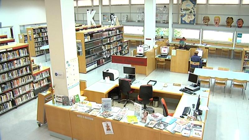 El PSC acusa de desídia el govern: Les biblioteques de Llefià i Sant Roc tornen a estar tancades