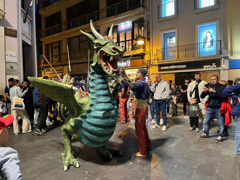 Els diables encenen el correfoc