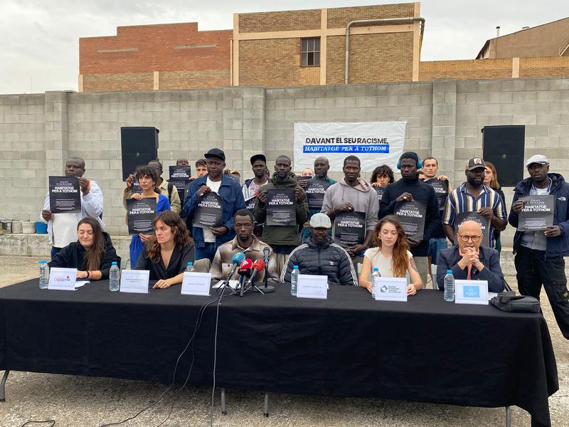Presentada una denúncia a l'Oficina d'Igualtat de Tracte i No-discriminació per frenar el desallotjament del B9
