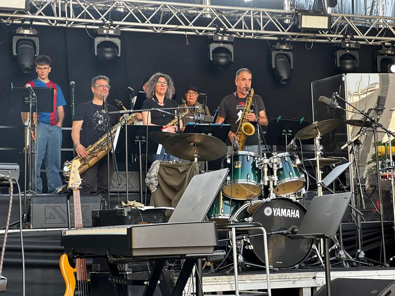 Concert a la plaça de la Plana pel 40è aniversari de l'EMMB