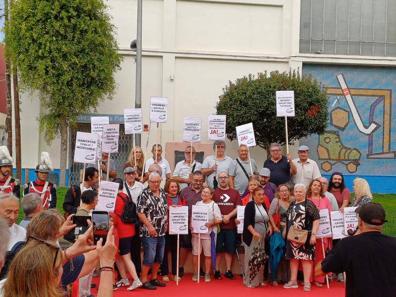 Entitats socials de Badalona també són presents a la Diada de Catalunya