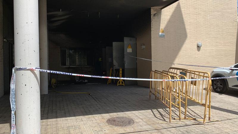El CAP de Nova Lloreda només atén urgències per un incendi produït a l'exterior del centre la nit de Sant Joan