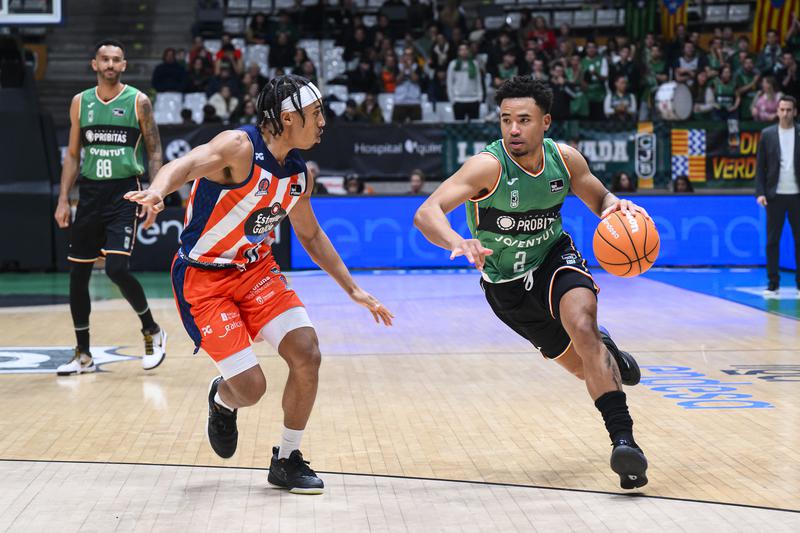 La Penya pateix el què no està escrit contra el cuer (107-104)